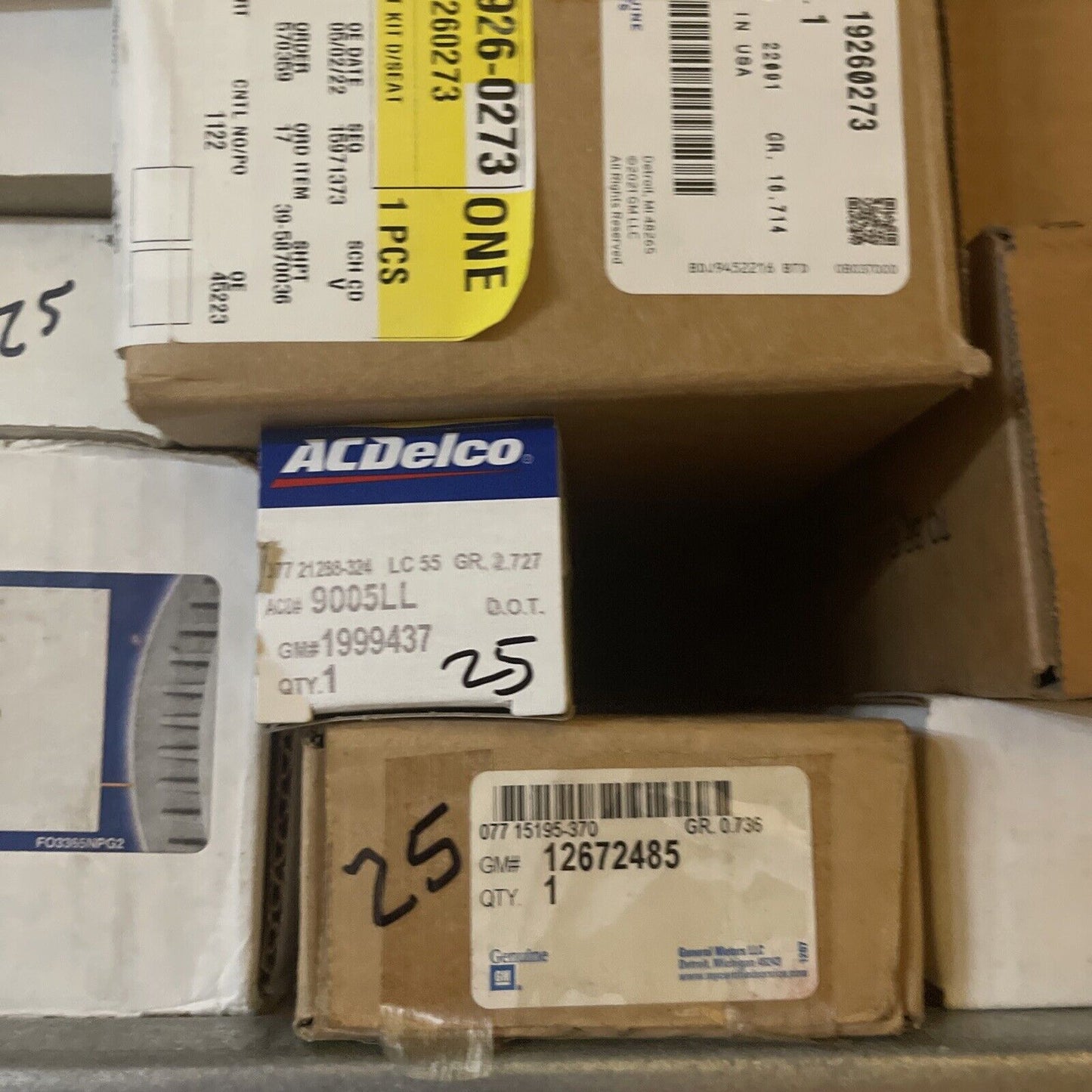 New OEM Genuine GM Silverado 2500 HD 01-16 Front Right Headlamp Bulb 01999437