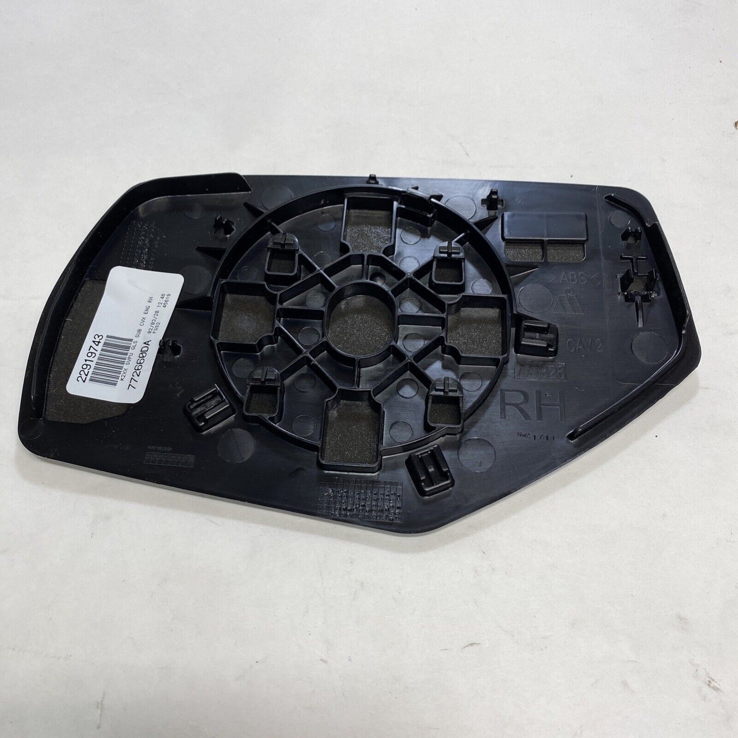 New OEM GM Chevy Silverado GMC Sierra Mirror Glass Right 2014-20 22919743