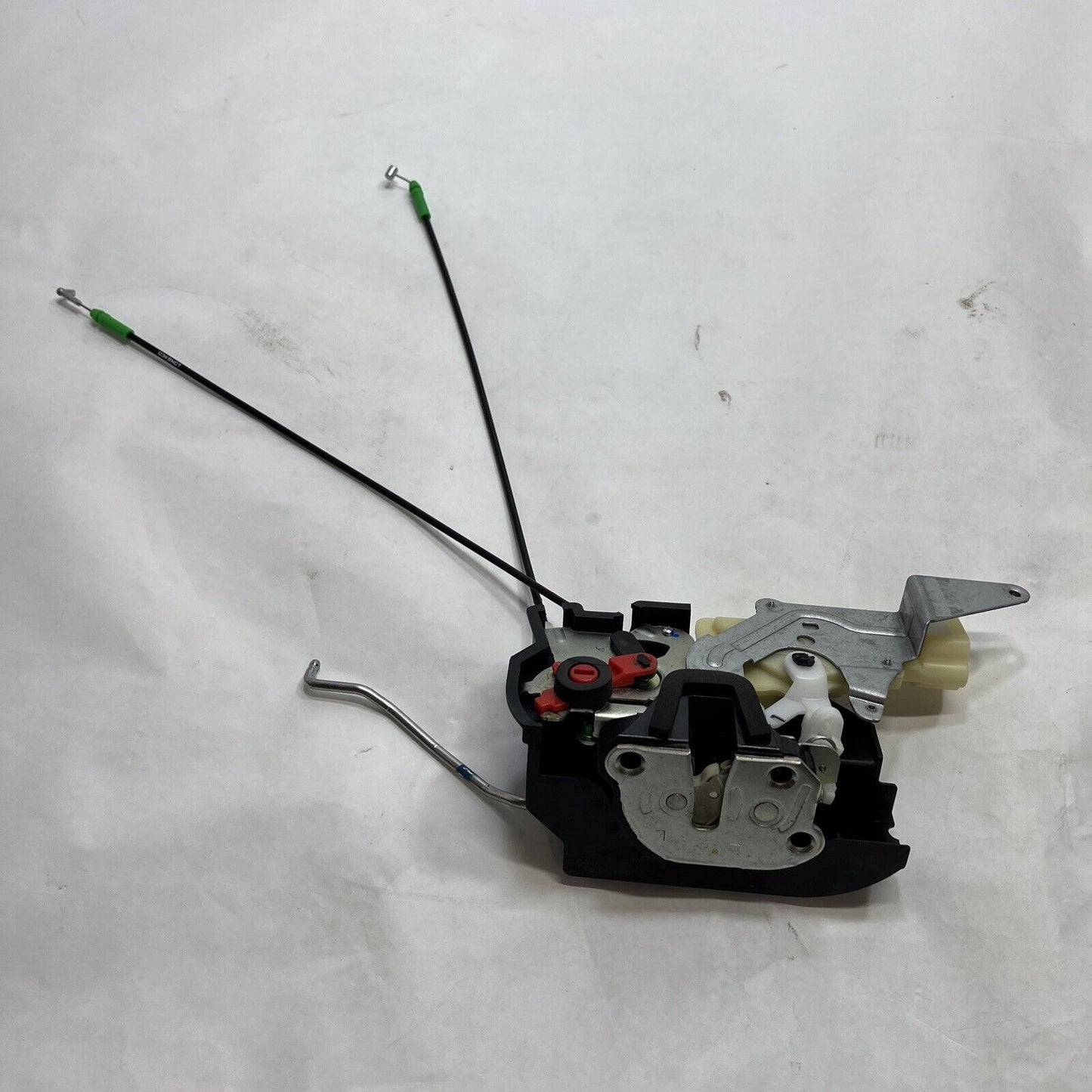 New OEM Genuine GM Driver Side Rear Door Lock 09-18 15918163