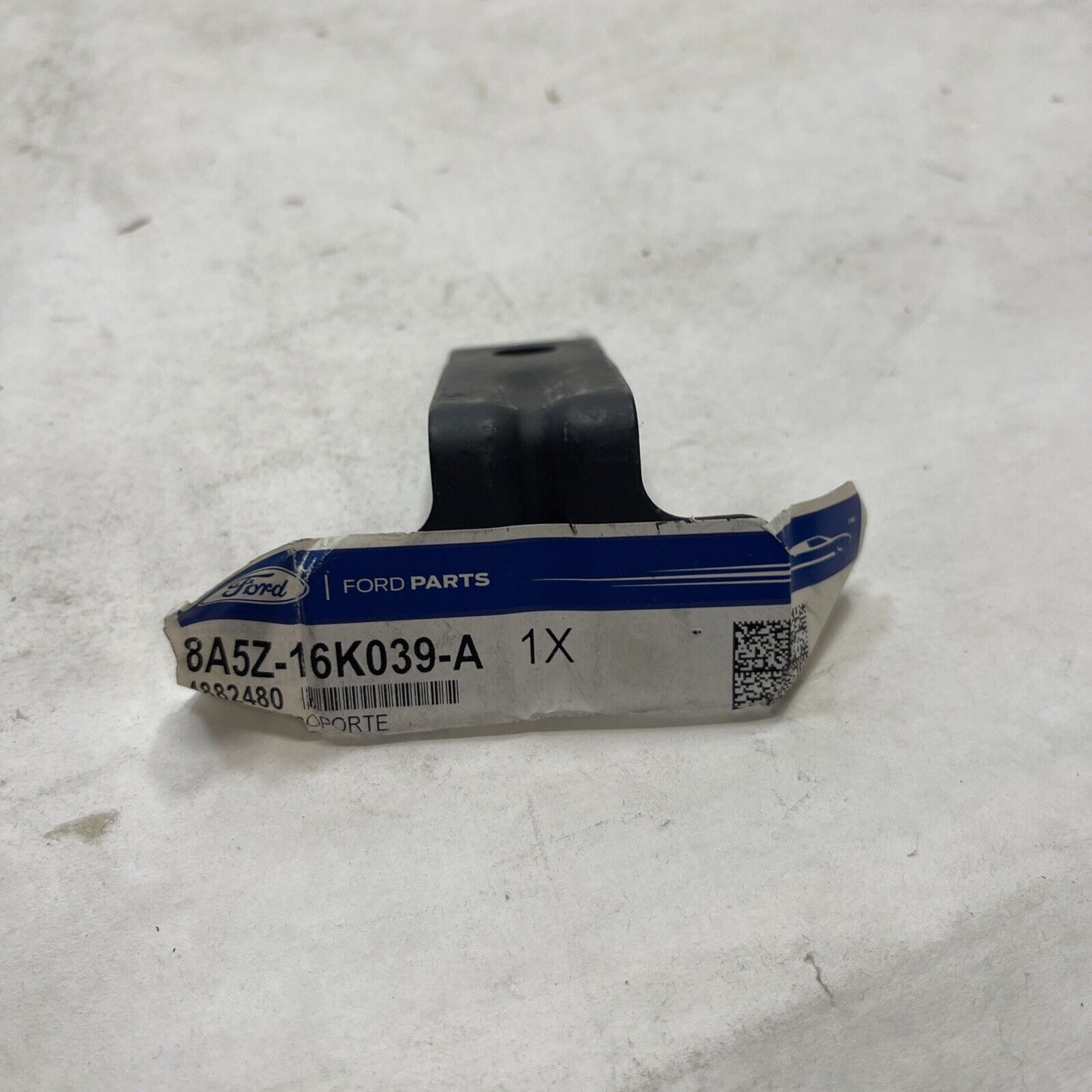 New OEM Genuine Ford Taurus 2009-2019 Rear Fender Bracket 8A5Z16K039A