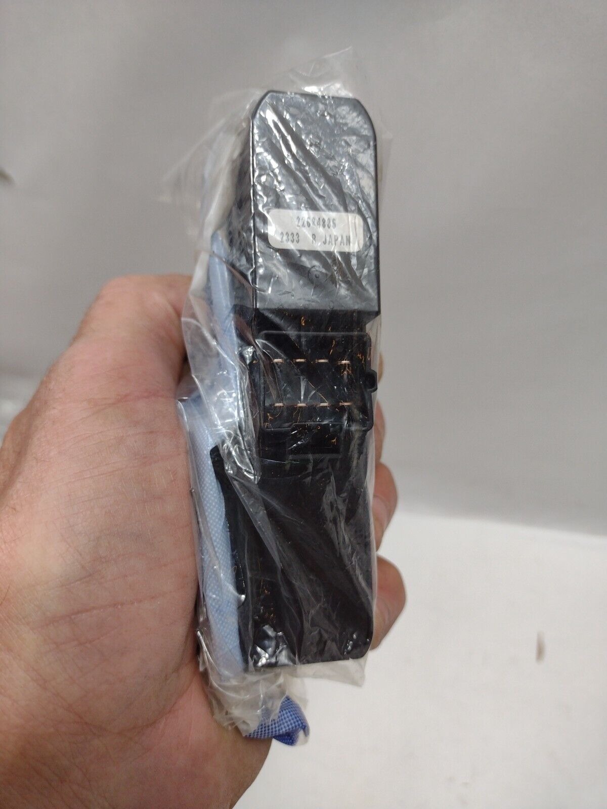 Genuine OEM GM Saturn L100 Door Window Switch 2002 22684886