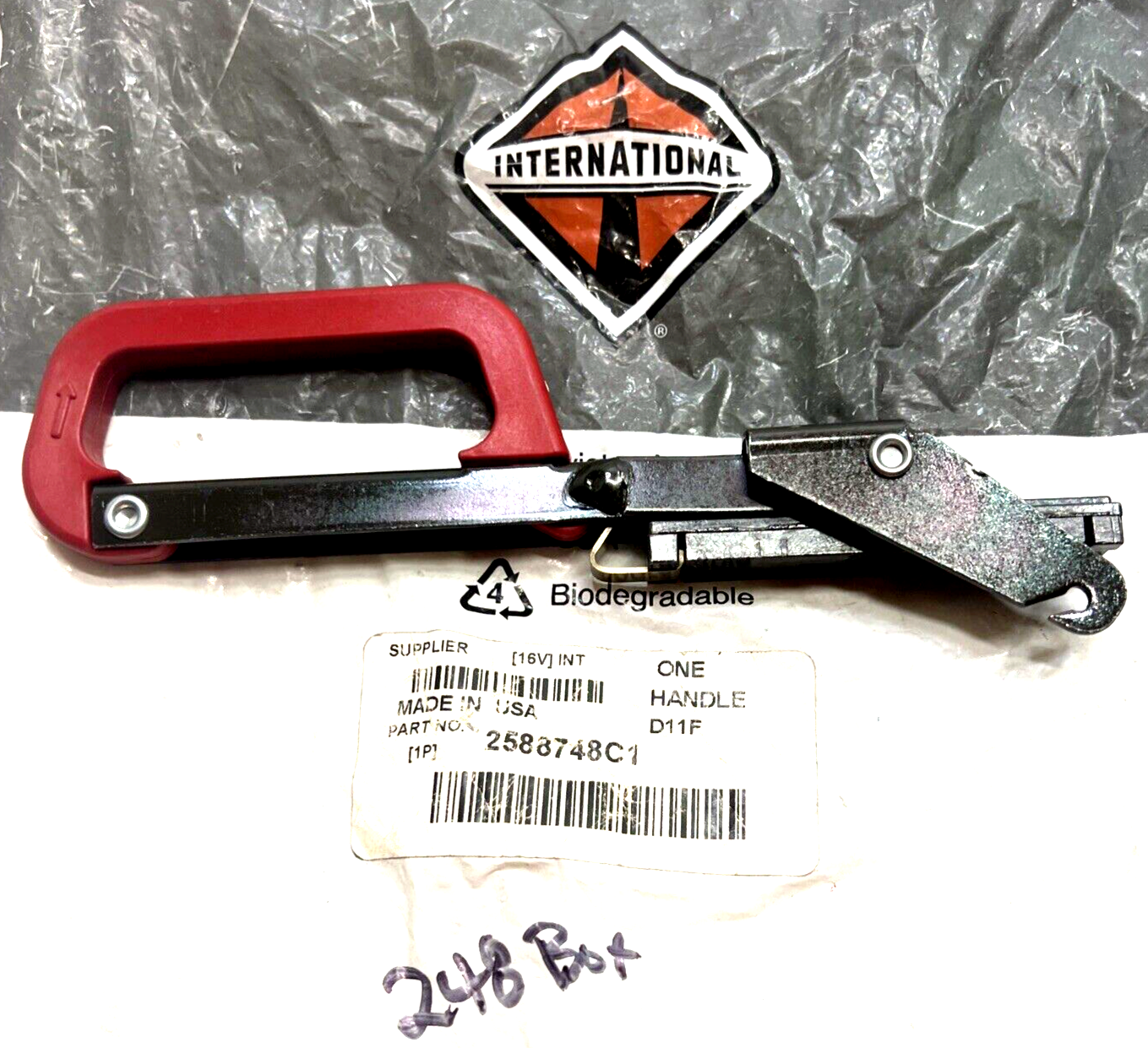 INTERNATIONAL HANDLE 2588748C1