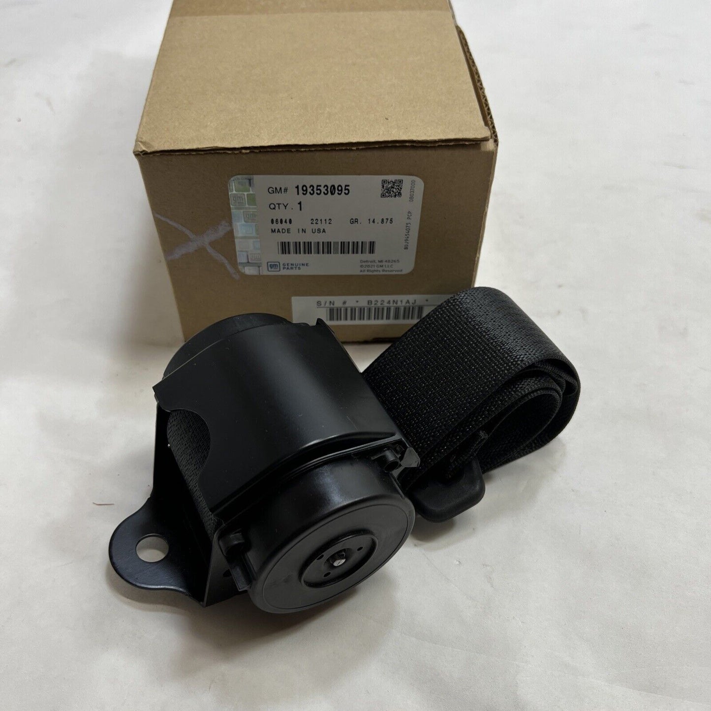 New OEM Genuine GM Verano 2011-2017 Lap & Shoulder Belt 19353095