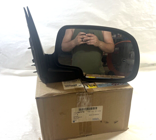 Genuine OEM GM Sierra Silverado Right Side Mirror NEW 1999-07 25876715