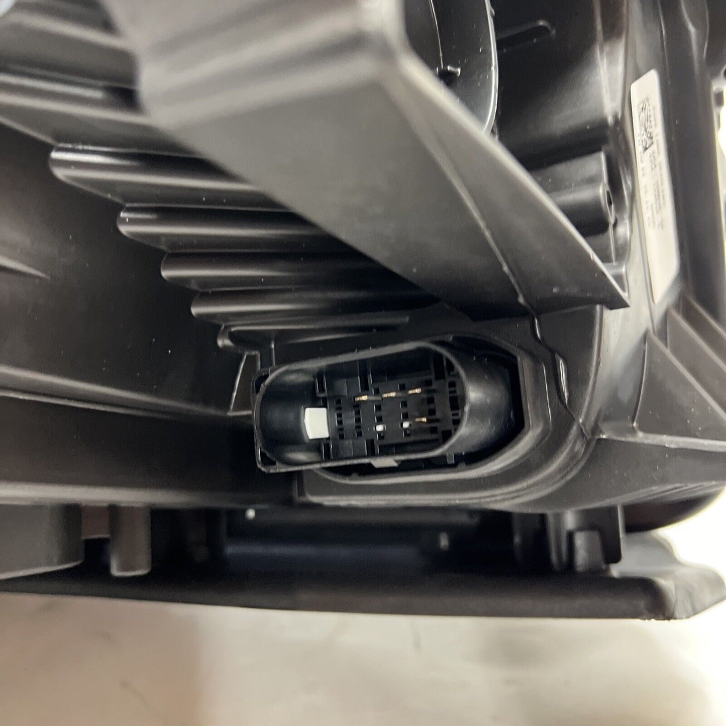 New OEM Genuine Ford Escape Headlight 2018-19 Driver Side JJ5Z13008D