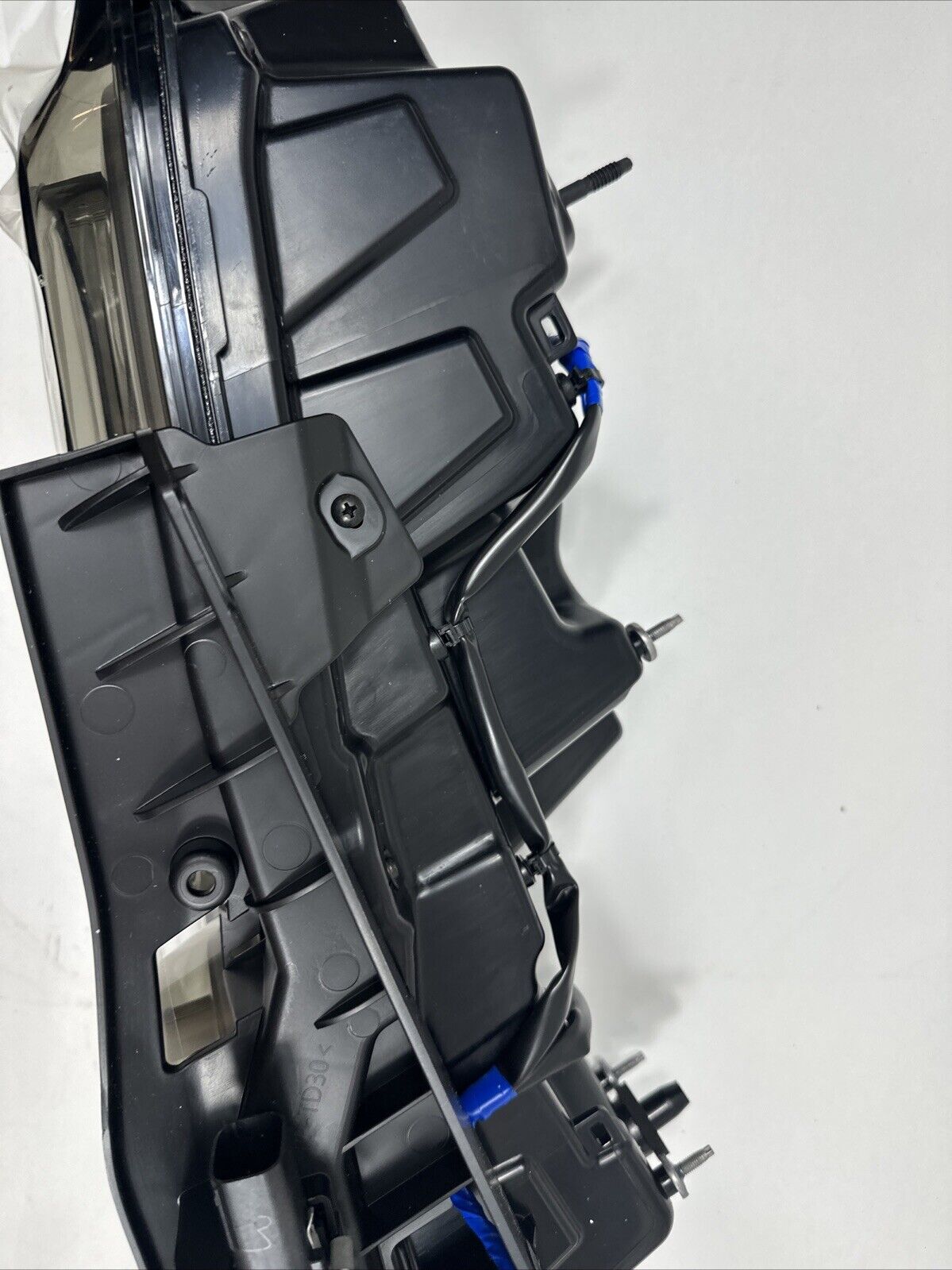 Genuine OEM GM Rear Right Side LED Smoked Tail Light Lamp 2019-2024 84725130