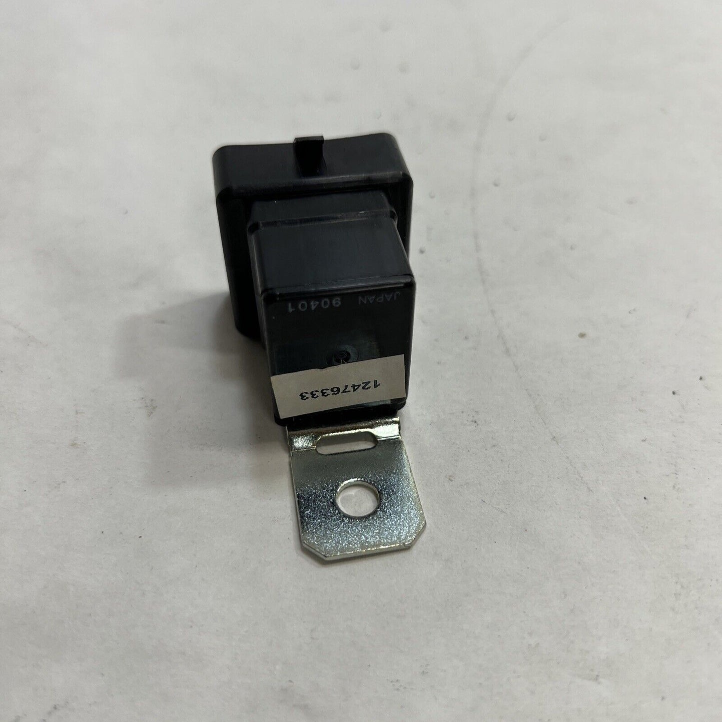 New OEM GM Relay 12476333