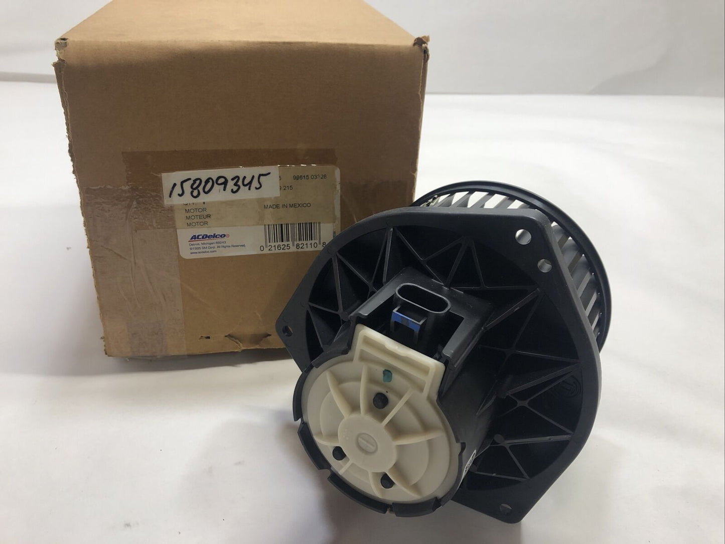 New OEM Genuine GM Chevrolet 2001-08 Heating & AC Blower Motor W/Wheel 15809345