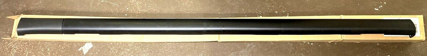 New OEM GM Exterior Rocker Panel Molding Trim Right 19120028