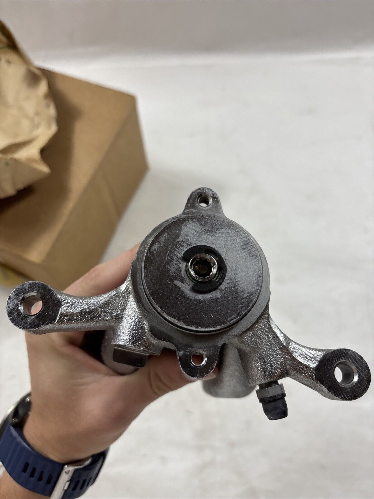 Genuine OEM GM Chevrolet Equinox Disc Brake Caliper Rear 2016-2025 13595652