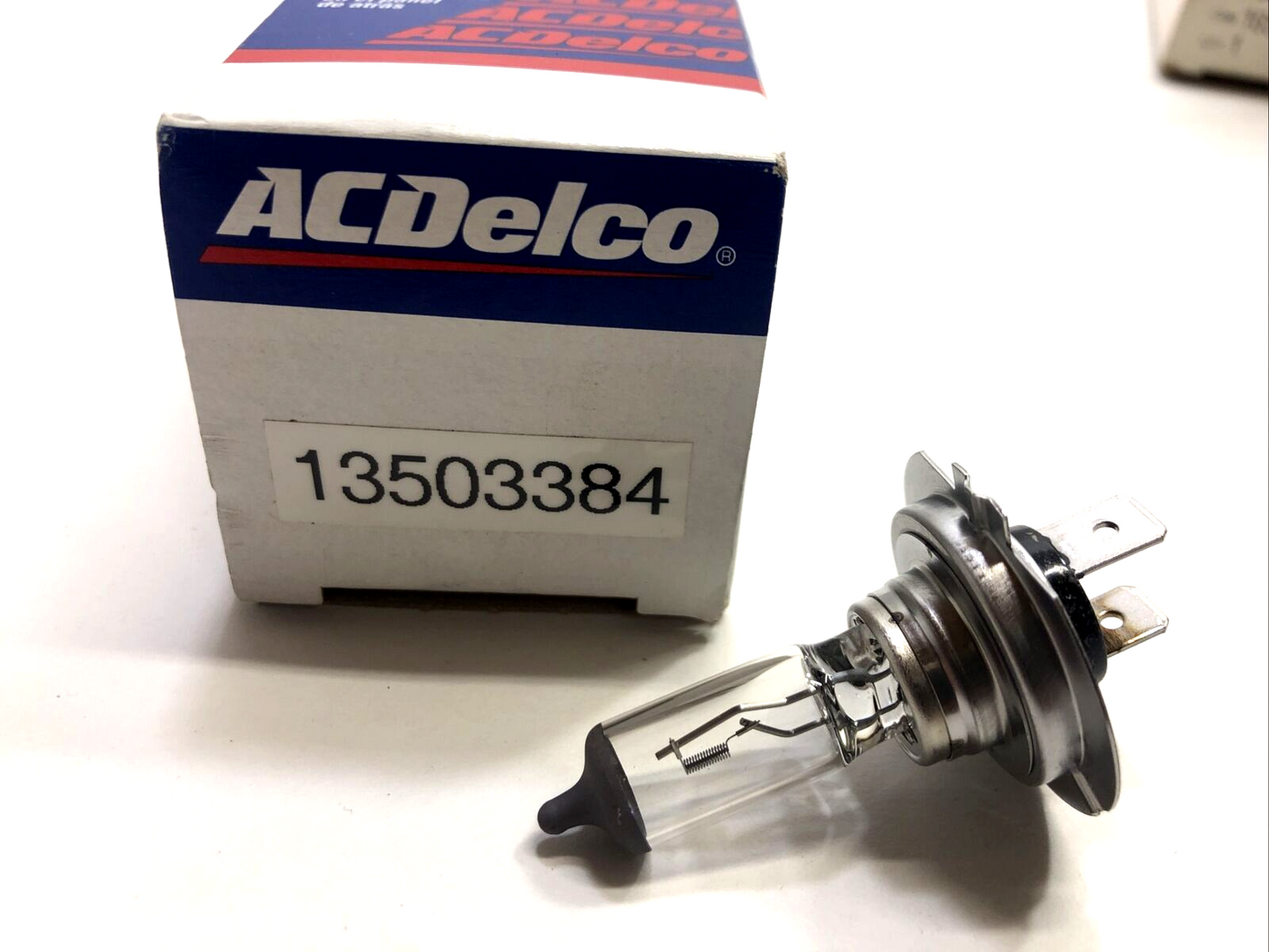 New OEM Genuine GM ACDelco Chevrolet GMC 2007-2017 Headlamp Bulb 13503384