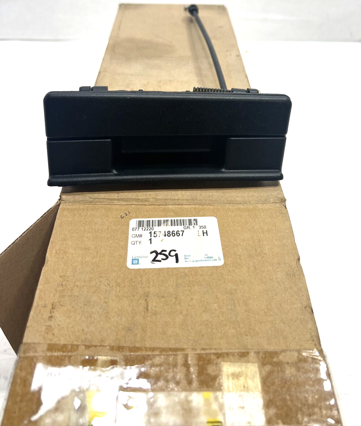 Genuine OEM GM Escalade ESV Outside Door Handle 2000-2004 15748667