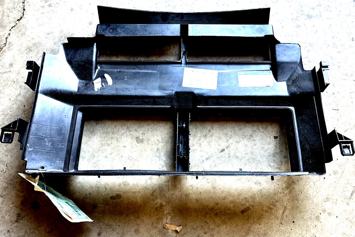 New OEM Genuine Ford Focus 2012 -2014 Radiator Shutter Housing CM5Z-8B455-A