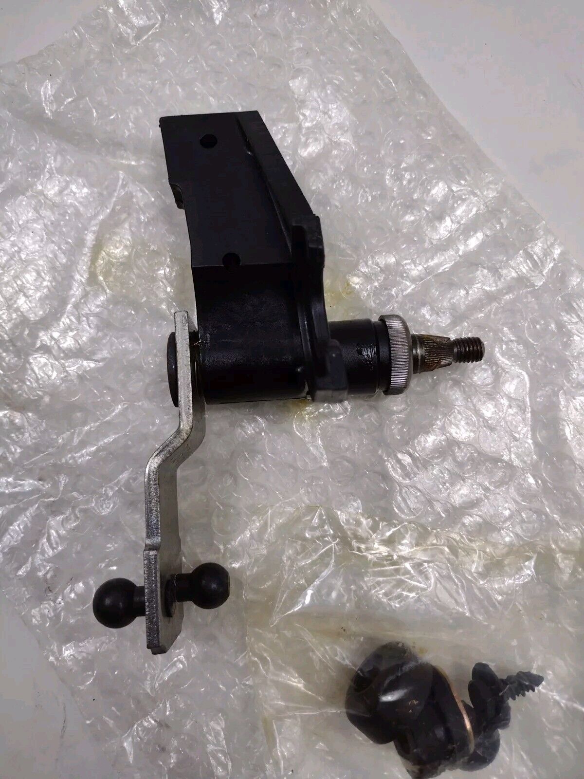 Genuine OEM GM Windshield Wiper Transmission Assy 22685579