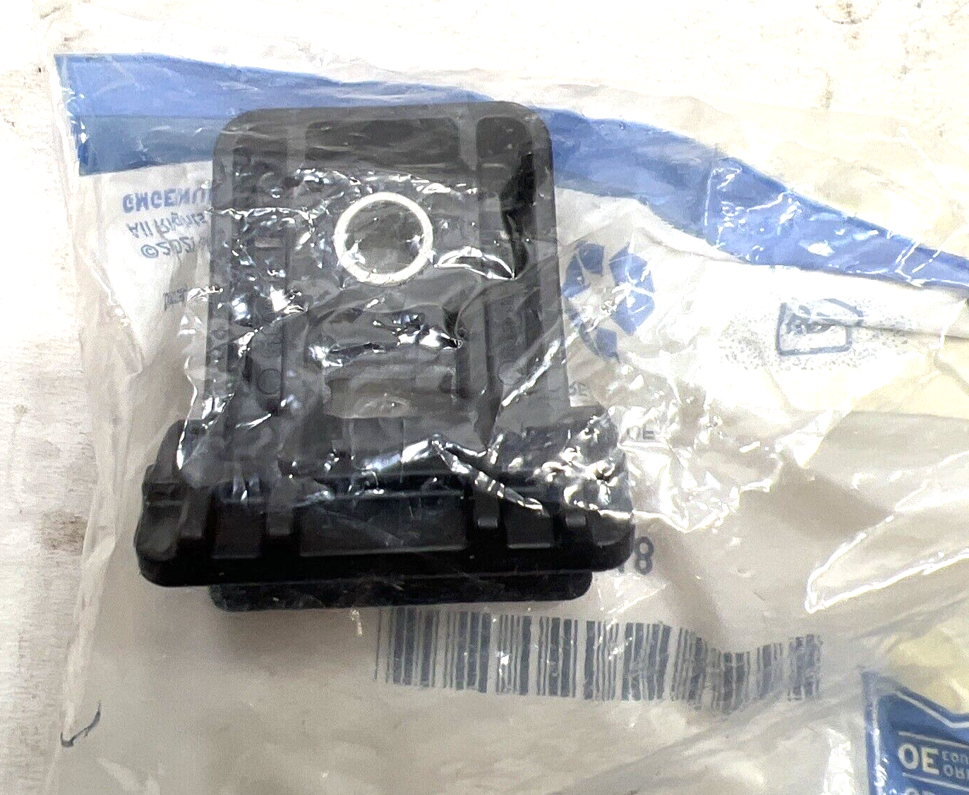 Genuine OEM GM Cascada Upper Engine Radiator Bracket 2011-2019 13250318