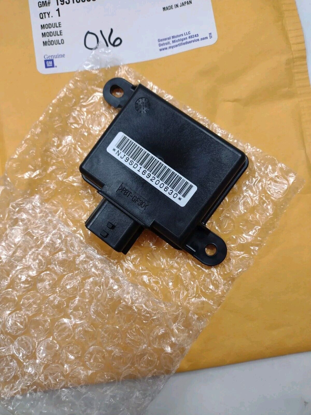 Genuine OEM GM Chevy City Express Right Presence Sensor Module 2015-18 19318005