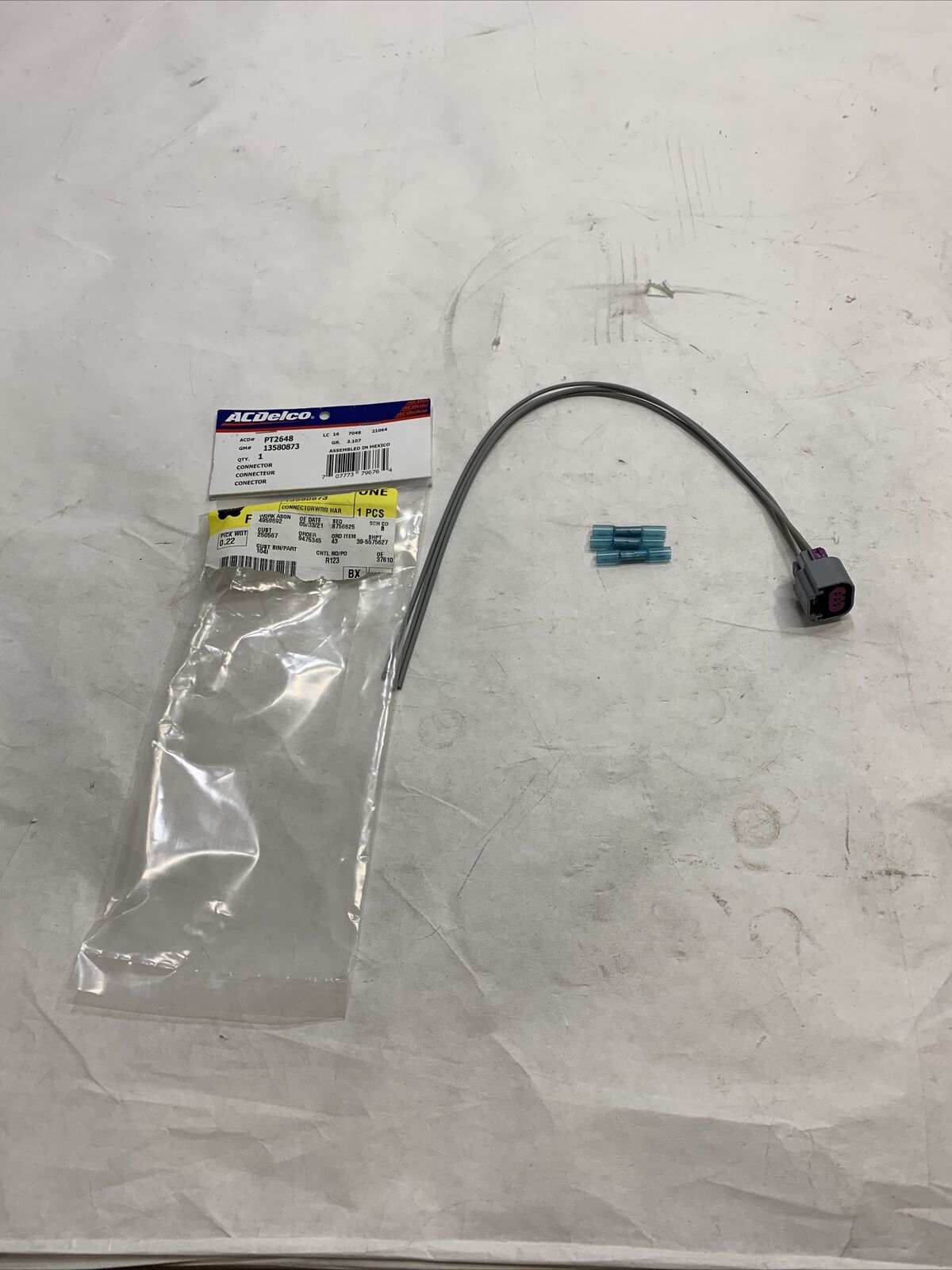 New OEM ACDelco Connector 13580873