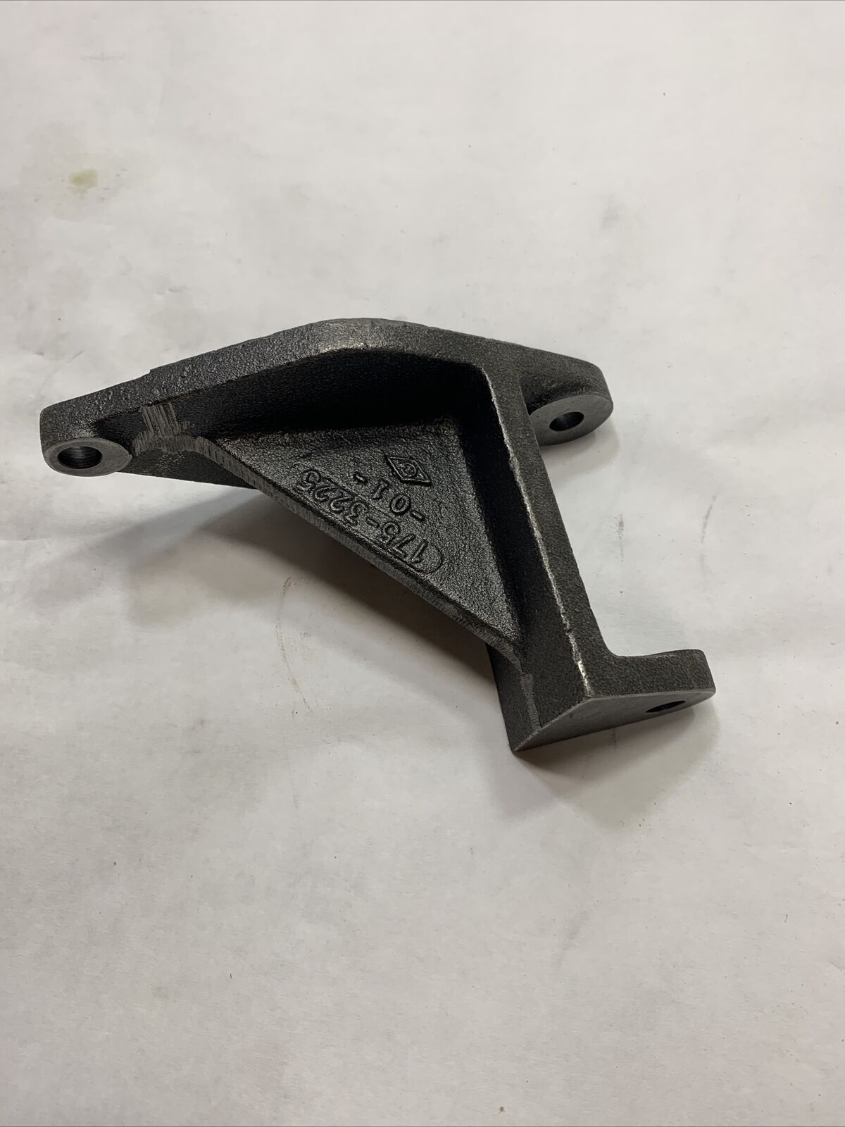 New OEM Caterpillar Bracket Pull 1753225