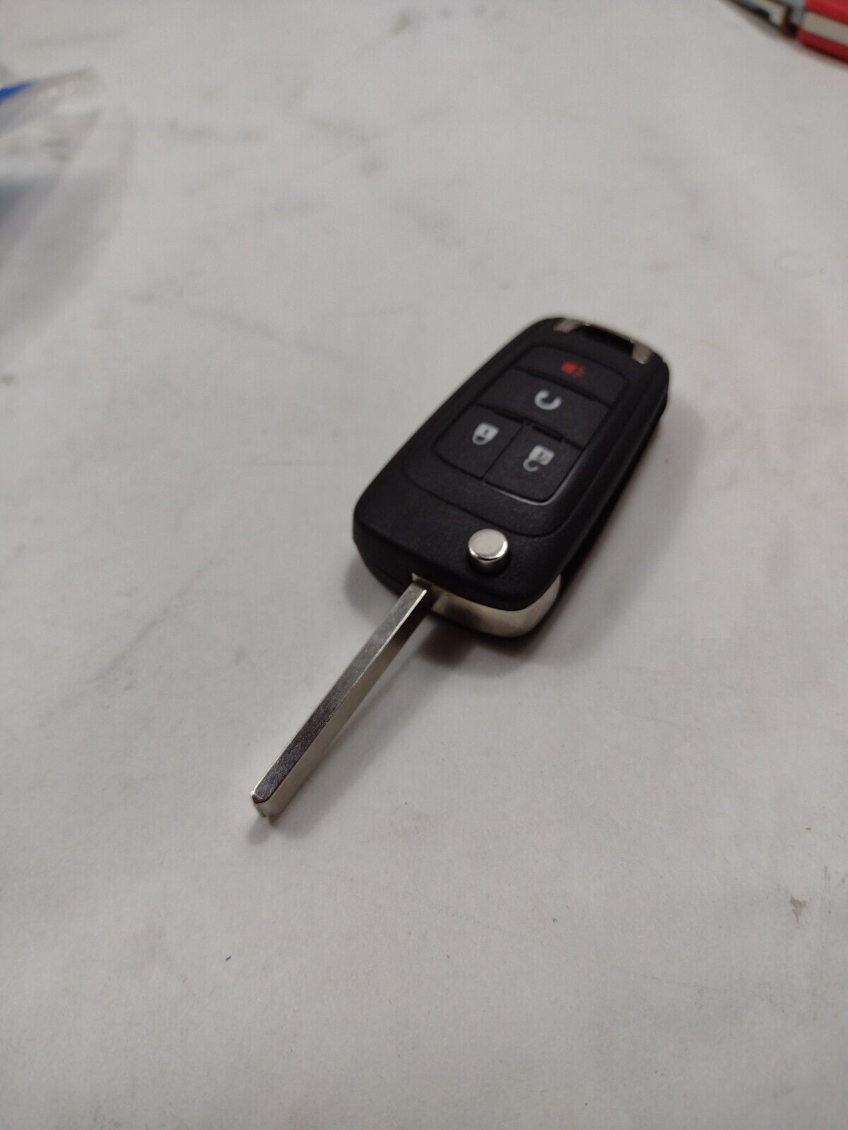 Genuine OEM GM Chevy Trax Ignition Key 2015-2016 13504265