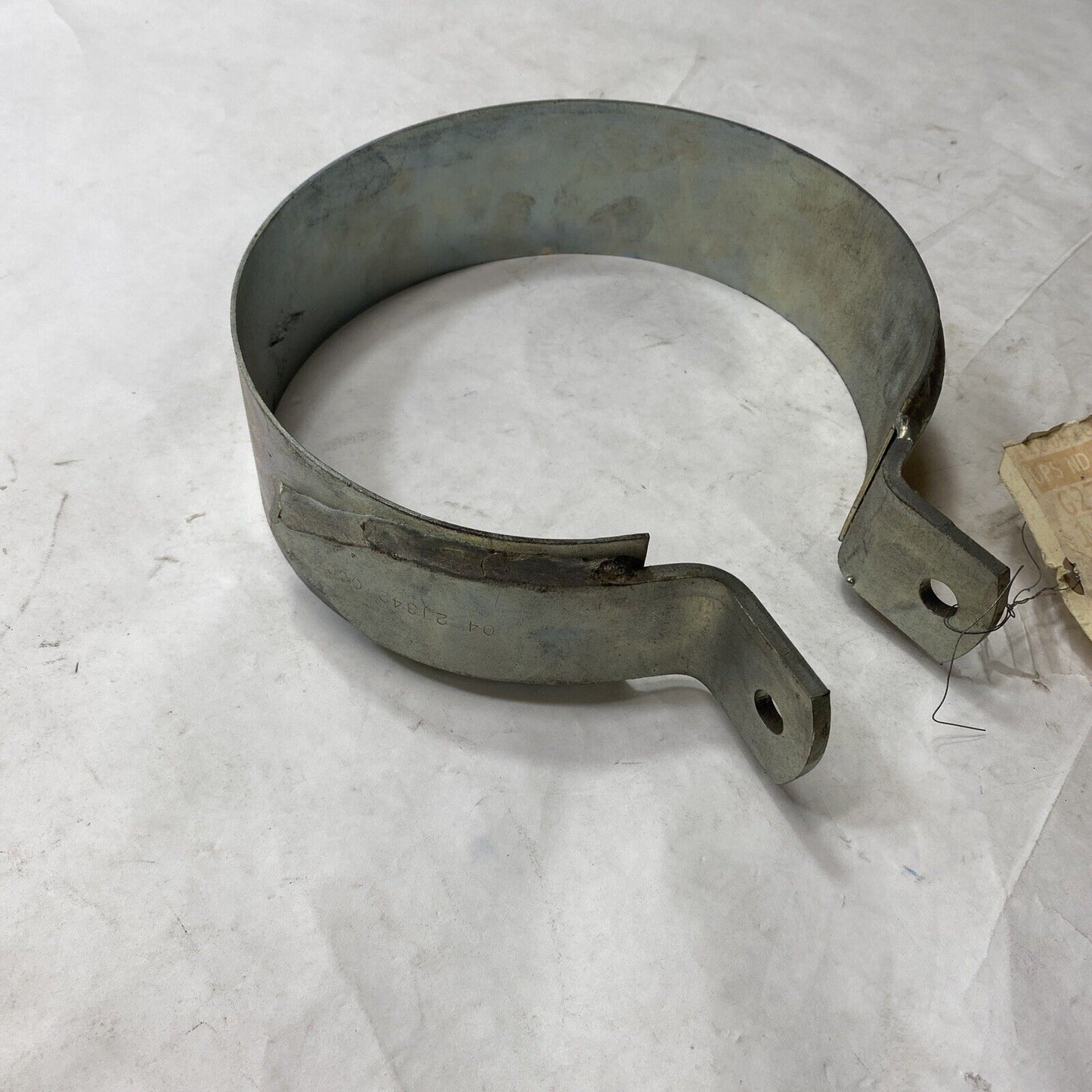 New Freightliner 04-21342-000 Muffler Mounting Clamp Freightliner