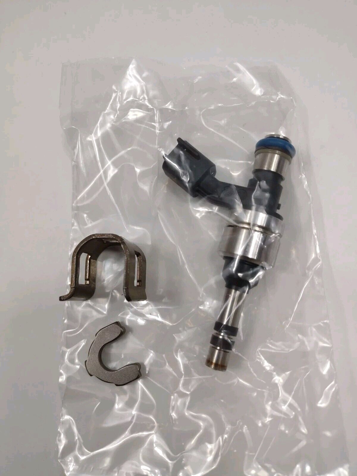 New Fuel Injector  ACDelco GM OE/GM Genuine Parts  12634126