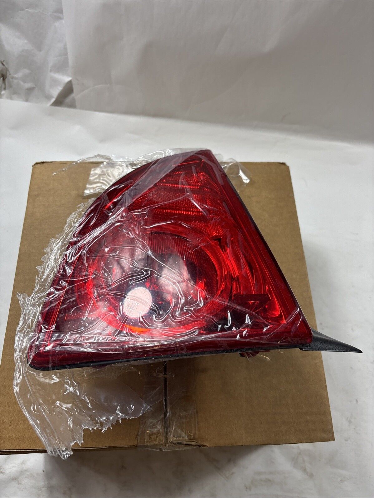 Genuine OEM GM Chevy Malibu Driver Side Tail Lamp Assembly 2008-2012 20914363