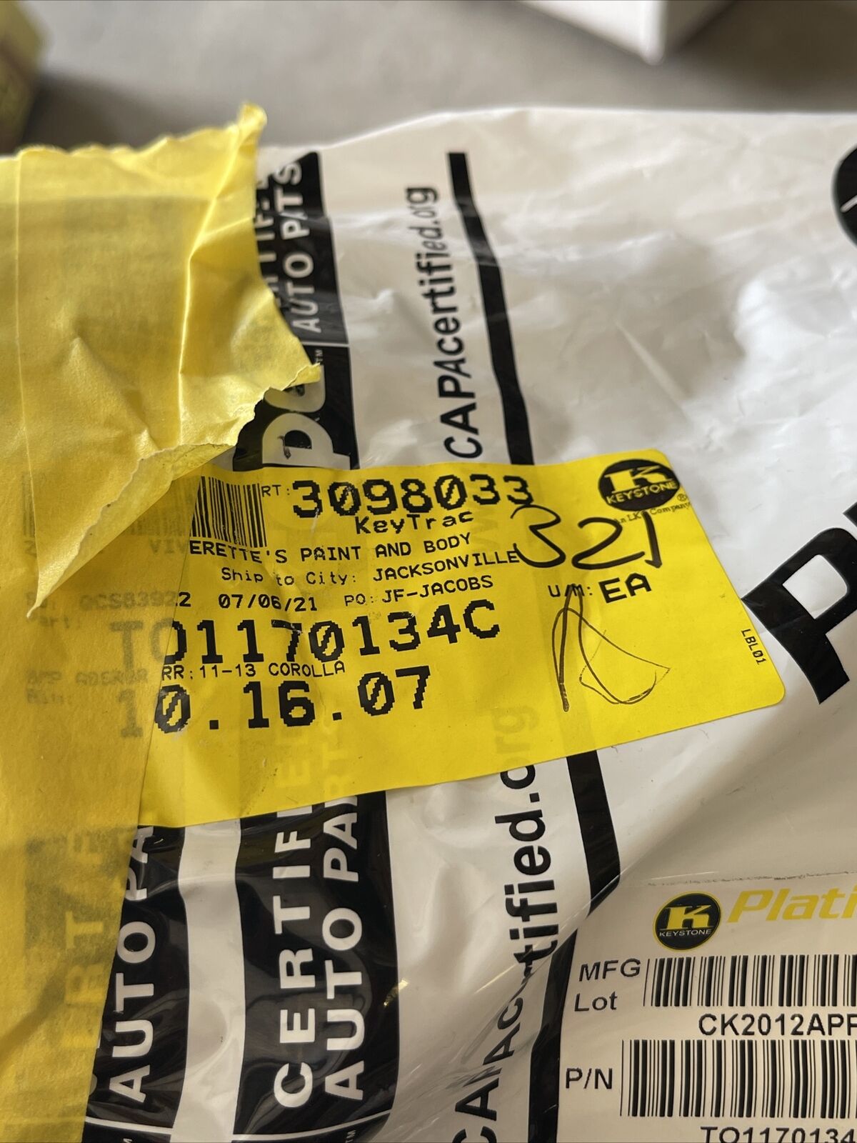 New For Toyota Corolla Bumper Absorber Bracket TO1170134 ac