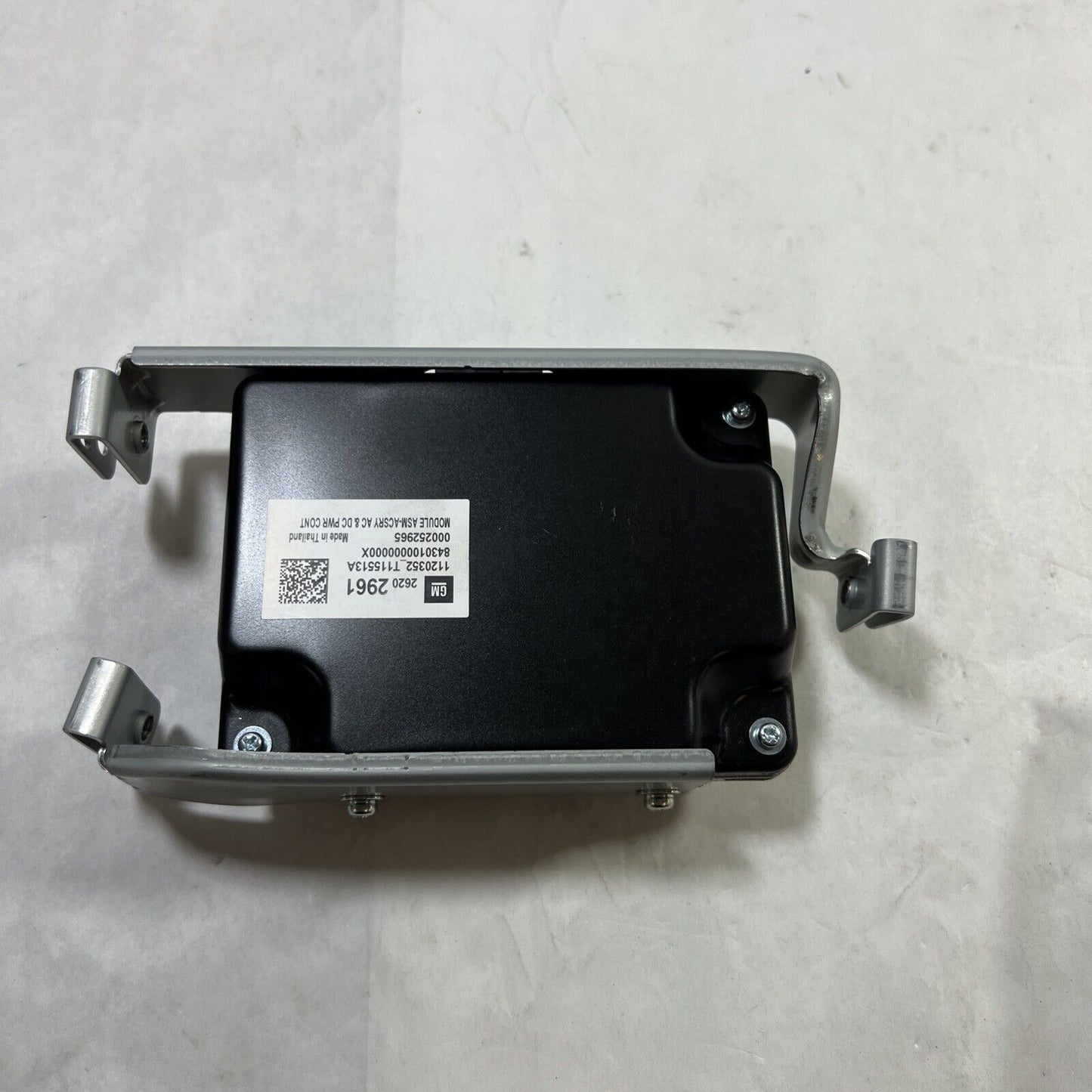 Genuine OEM GM LaCrosse Accessory AC and DC Power Control Module 17-19 26202961