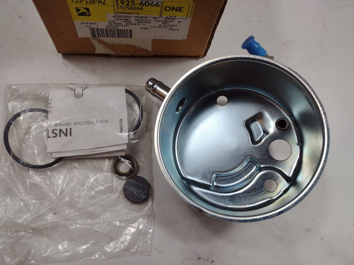 Genuine OEM GM Chevy Express 2500 Power Steering Reservoir Kit 09-16 19256066