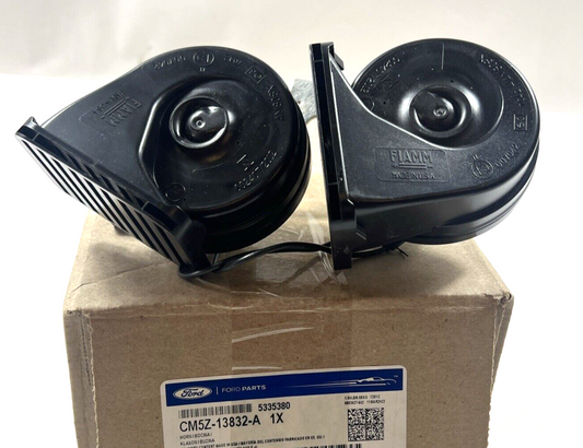 NEW OEM Ford Focus C-MAX Dual Note Electric Horn & Bracket Assembly CM5Z13832A
