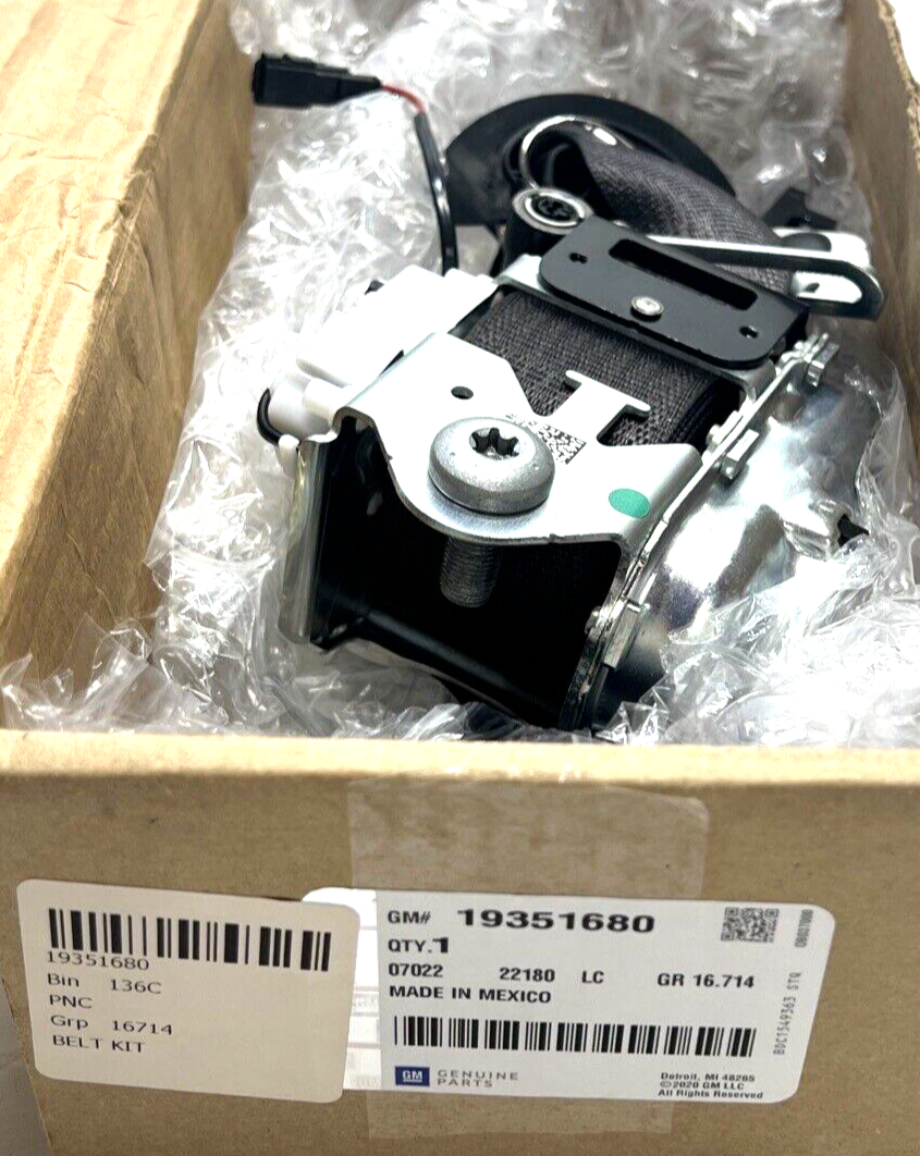 Genuine OEM GM Escalade Seat Belt Front RIGHT Outer 2014-16 19351680