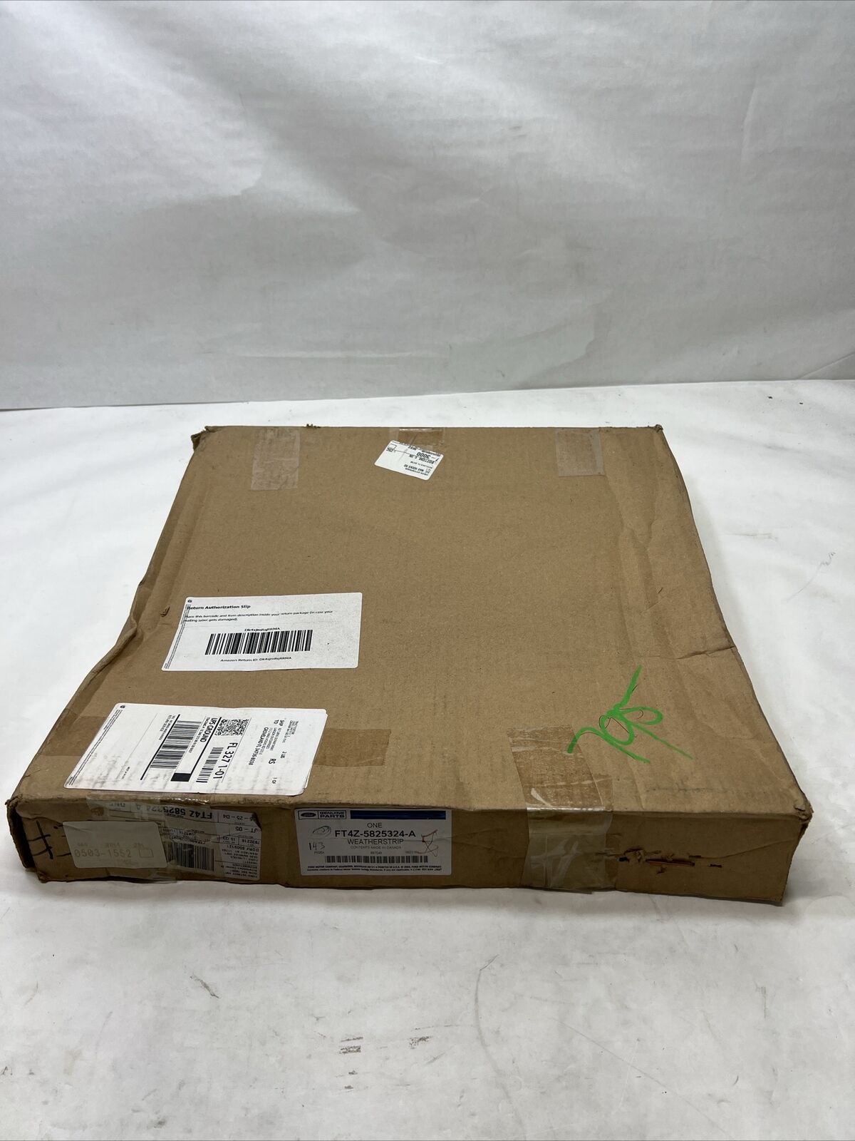 New OEM Genuine Ford Edge Right Passenger Side Door Weather strip FT4Z5825324A