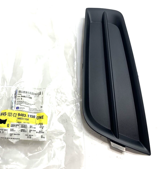New OEM GM 11-14 Chevy Cruze Front BUMPER GRILLE- TRIM COVER RIGHT 94831150