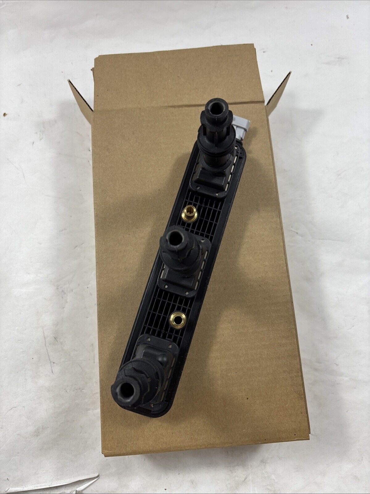 Genuine OEM GM Saturn L300 Ignition Coil 1999-2005 90584337 ACDelco D588