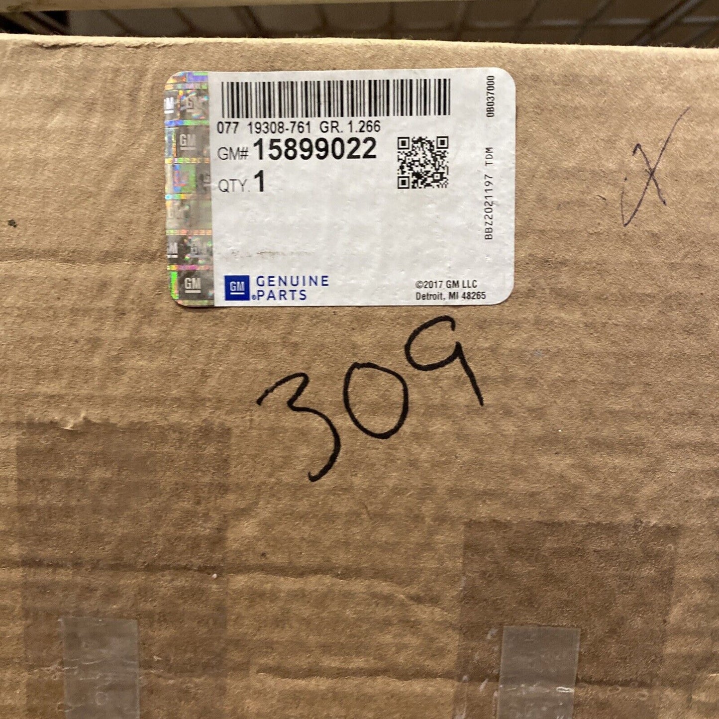 New OEM Genuine GM Chevy Malibu Upper Grille 2008-12 15899022