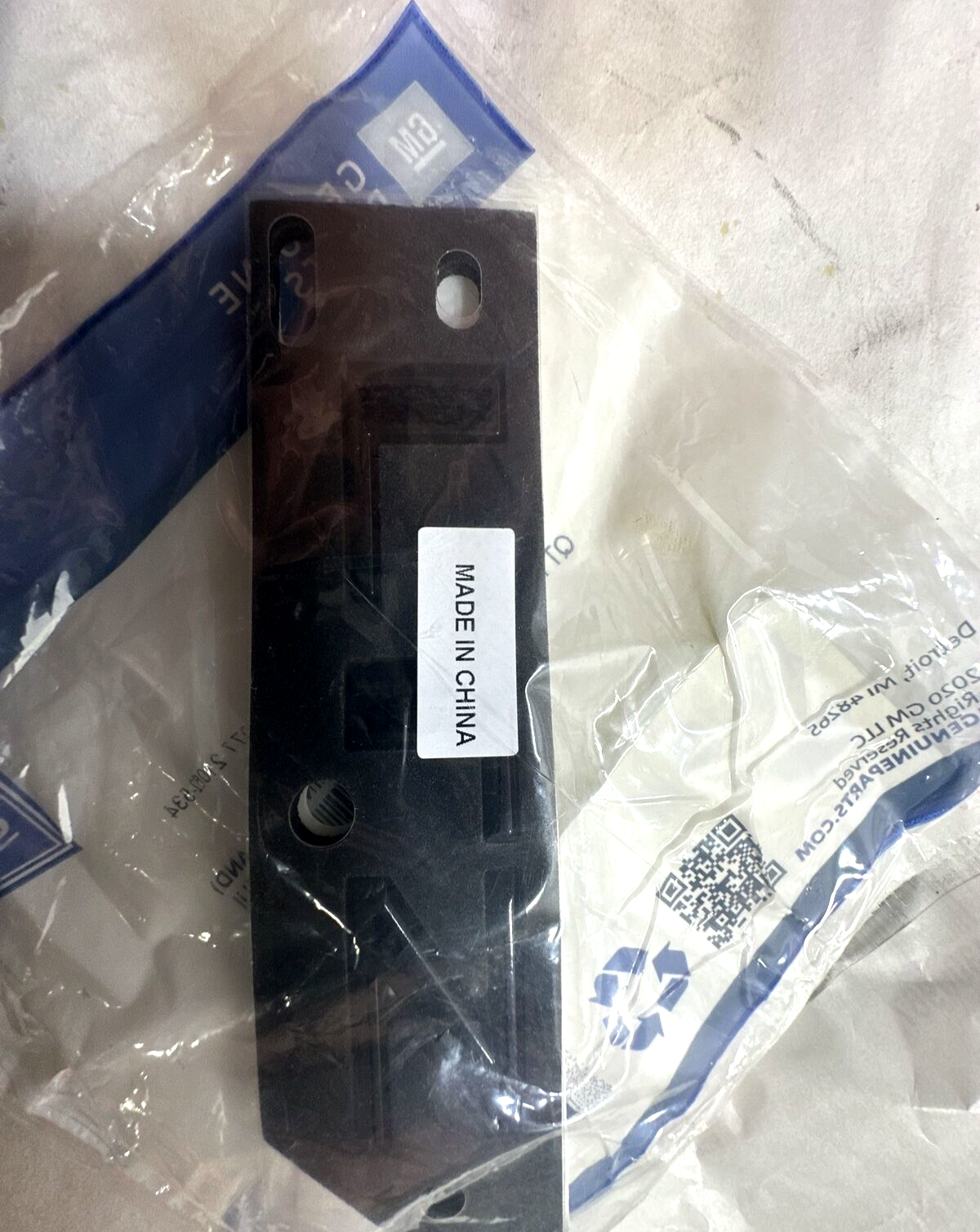 New OEM Genuine GM Chevrolet Silverado 21-22 Gate Trim Plate Assembly 84300967