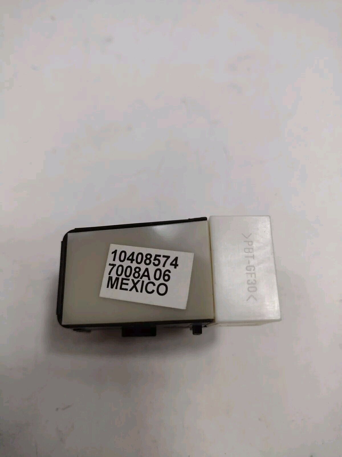 Genuine OEM GM Chevy Impala 2000-2005 10408574