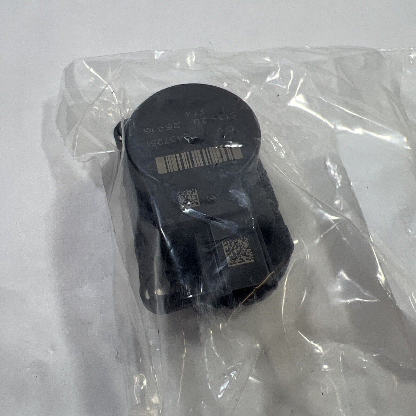 Genuine OEM GM Regal Air Conditioning Vacuum Actuator 2010-2017 13332583