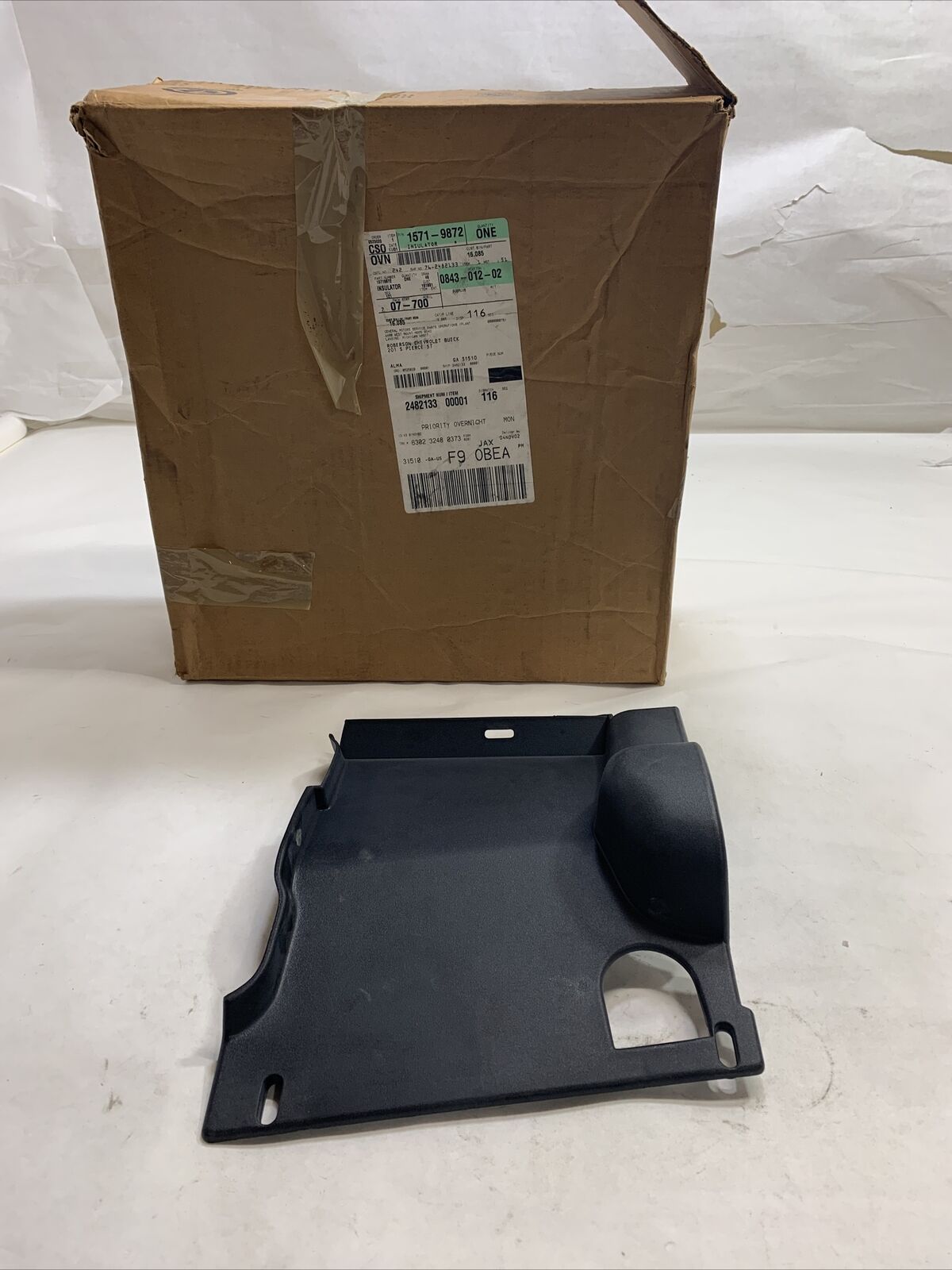 New OEM GM 95-97 Chevy S10 Lower Dash Trim Panel below glove box Panel 15719872