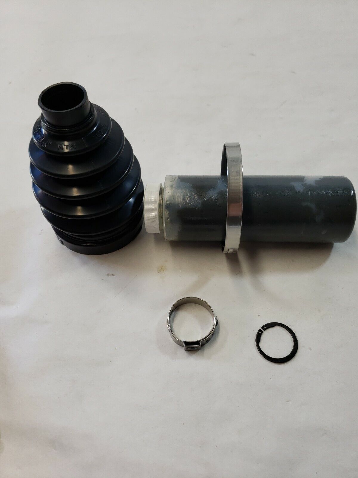 New OEM Chevy HHR Front Axle Boot Inner Boot 2006-11 10359813