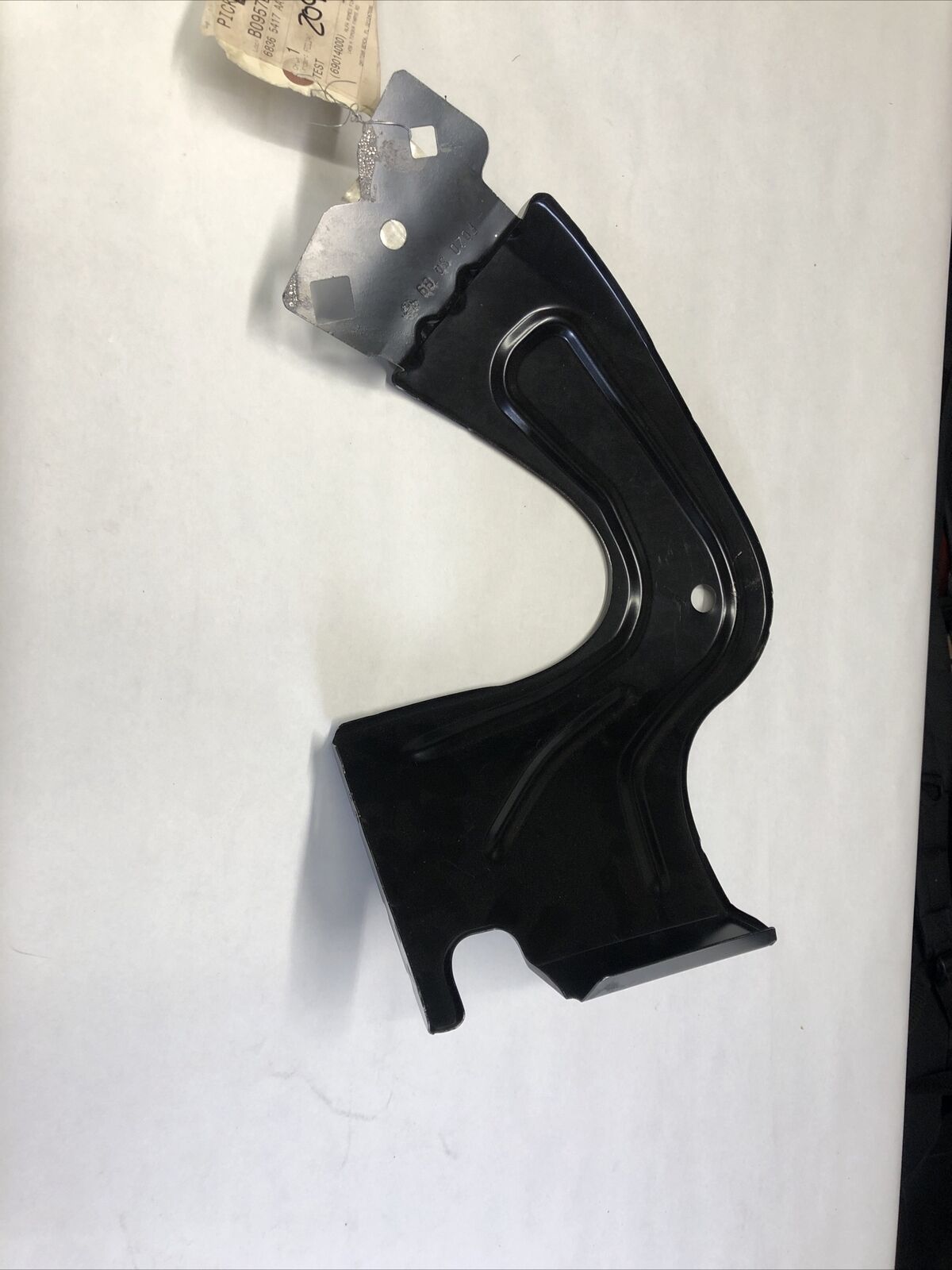 New OEM 2017-19 Alfa Romeo Front Left Upper Fender Mount Bracket 68365417AA