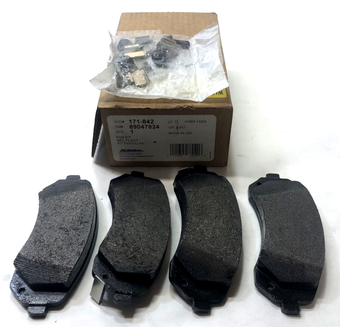 New OEM Genuine GM ACDelco 171-842 Chevrolet 01-07 Disc Brake Pad Set 89047824