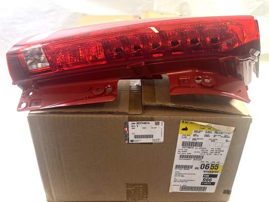 Genuine OEM GM Cadillac  SRX Rear Driver Side LED Tail Light Lamp 10-16 22774014