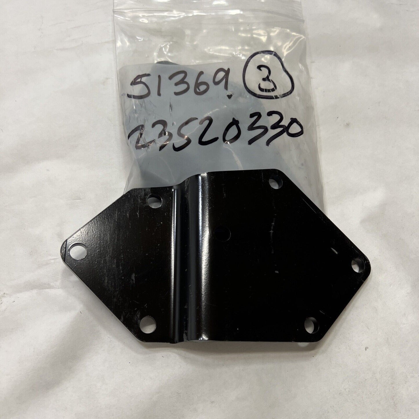 New OEM Genuine Detroit Diesel Coolant Filter Mounting Bracket 23520330