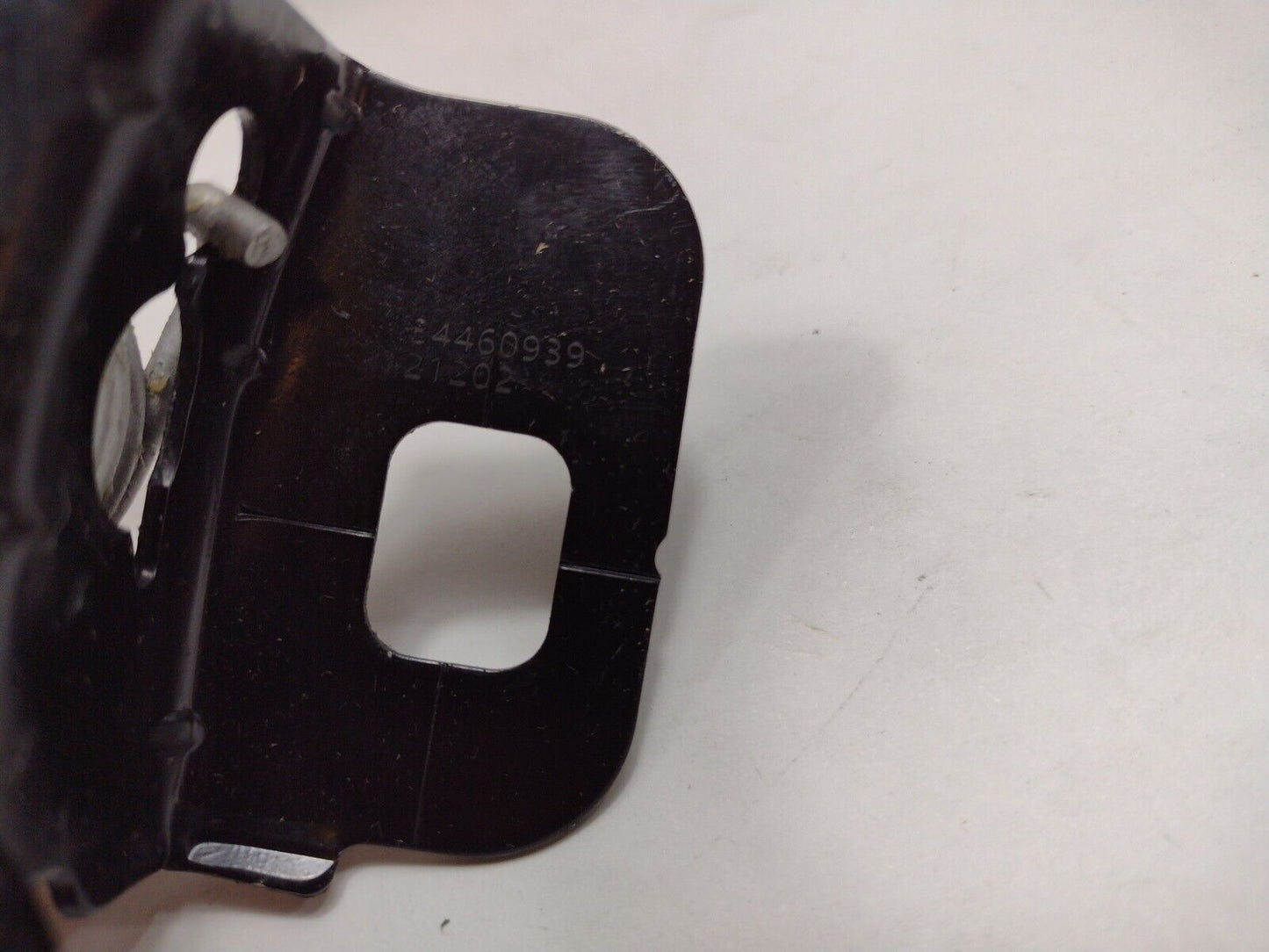 Genuine OEM GM 2015-2019 Silverado Sierra 2500HD 3500HD Hood Latch 84460939