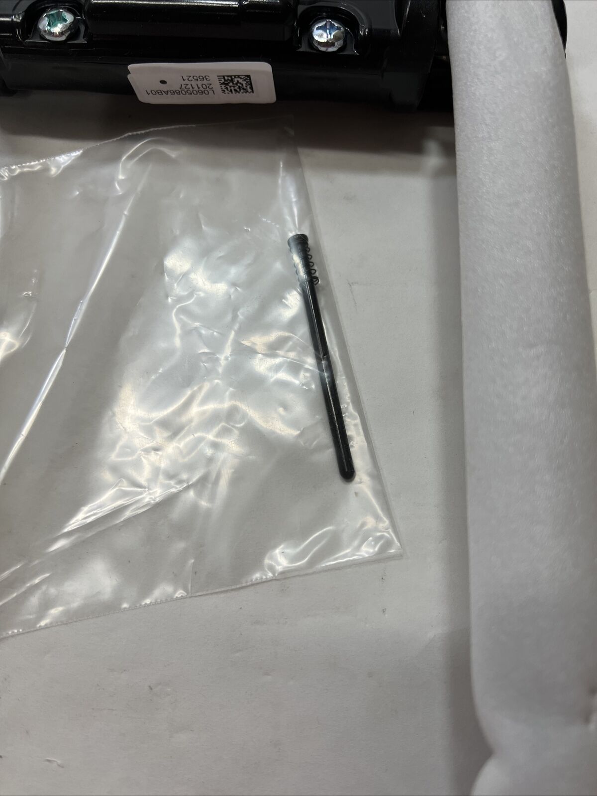 New OEM Genuine GM Restraint Kit 86778723