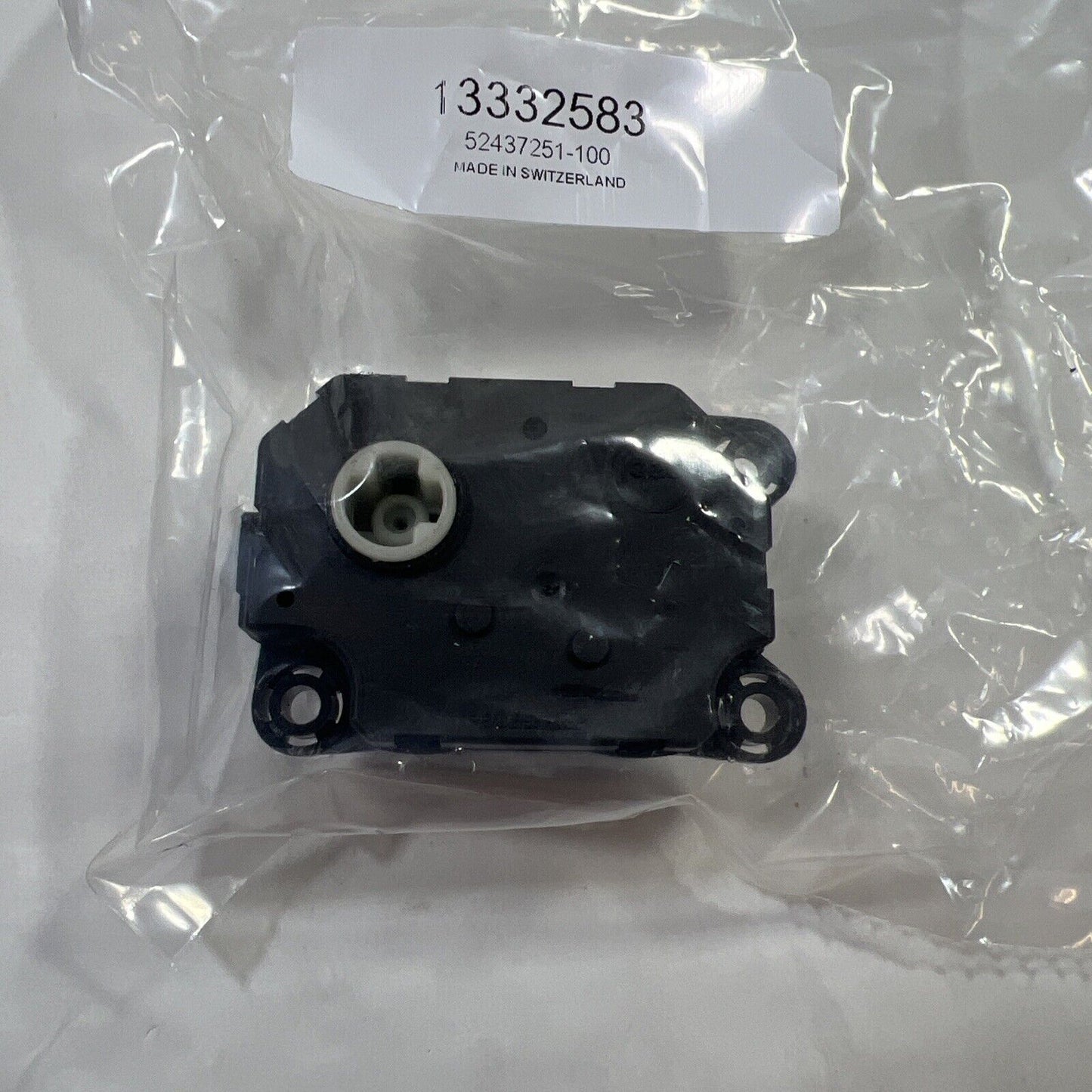 Genuine OEM GM Regal Air Conditioning Vacuum Actuator 2010-2017 13332583