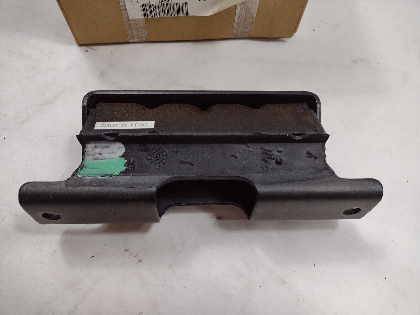 Genuine OEM GM GMC Yukon Automatic Transmission Mount 2007-2014 15840278