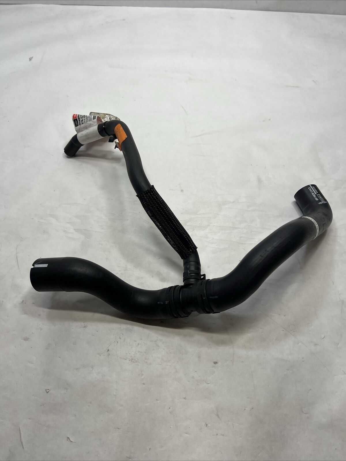 New OEM Genuine Ford Transit-150 Lower Radiator Coolant Hose Motorcraft KM6774