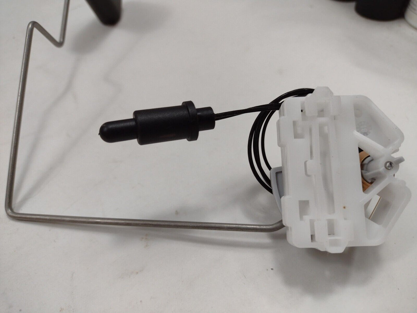 Genuine OEM GM Chevy City Express Fuel Level Sensor 2015-2018 19316398